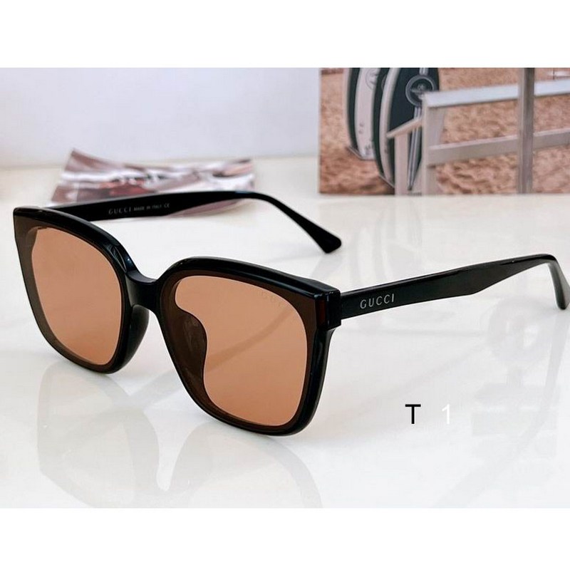 Gucci Sunglasses 607